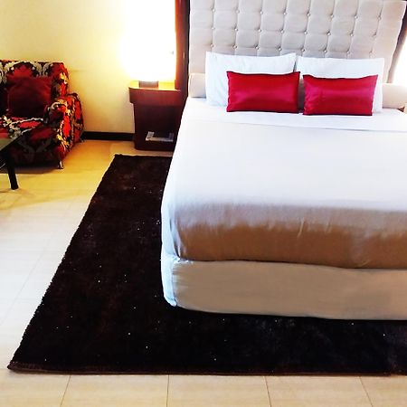 Dulcinea Hotel And Suites Lapu-Lapu City Bagian luar foto