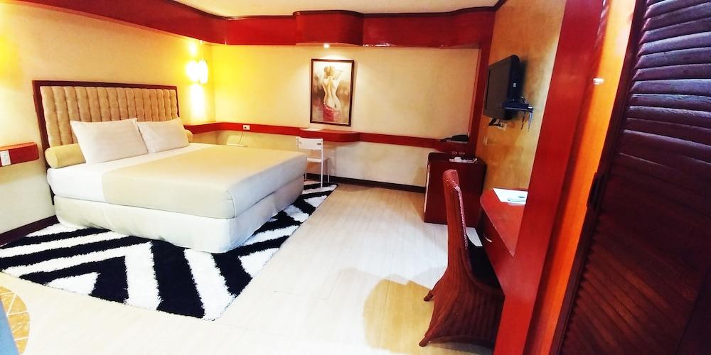 Dulcinea Hotel And Suites Lapu-Lapu City Bagian luar foto