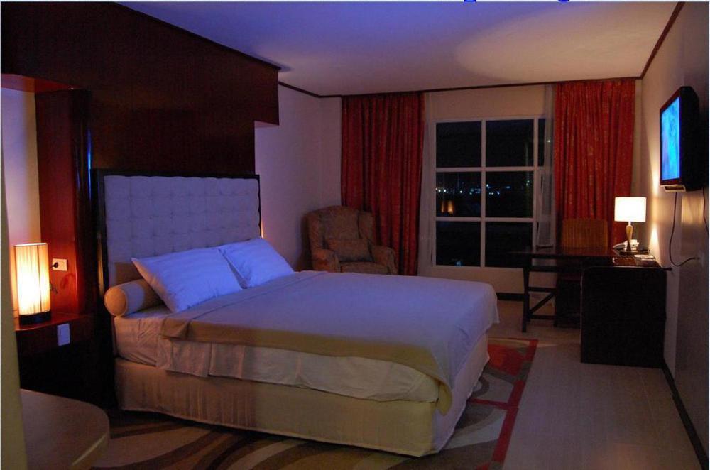 Dulcinea Hotel And Suites Lapu-Lapu City Bagian luar foto