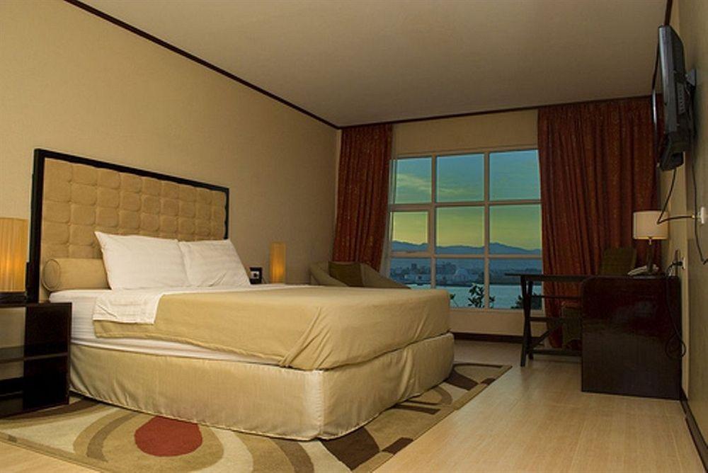 Dulcinea Hotel And Suites Lapu-Lapu City Bagian luar foto