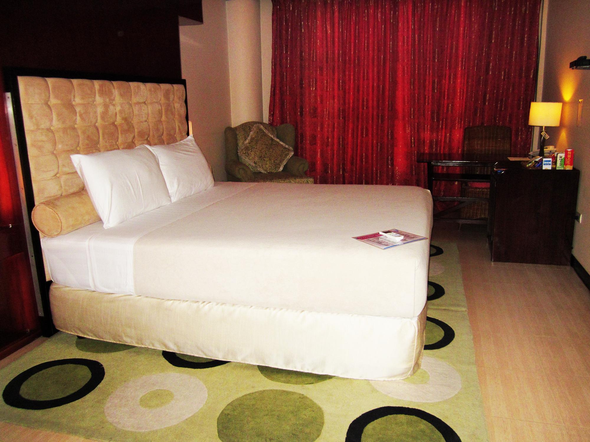 Dulcinea Hotel And Suites Lapu-Lapu City Bagian luar foto
